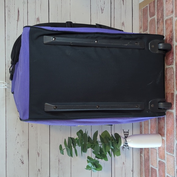 Vintage 90's Disney Winnie the Pooh Large Purple Rolling Duffel Travel Bag RARE - Picture 10 of 16